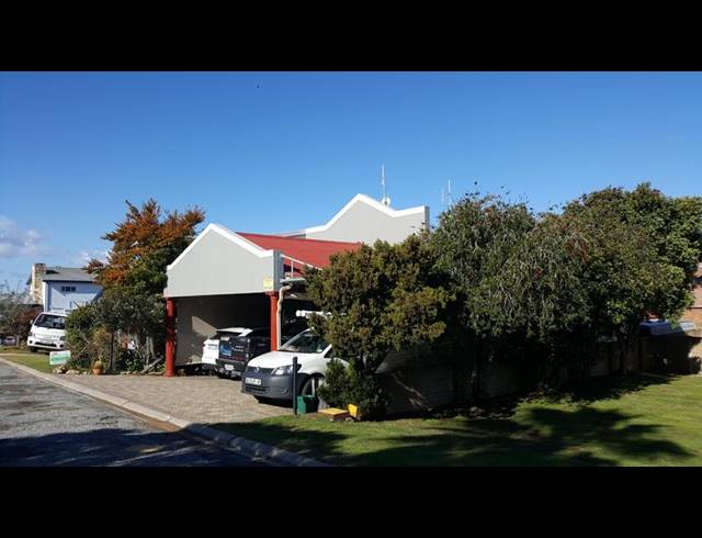 4 BEDROOM HOUSE FOR SALE IN STILBAAI-WES